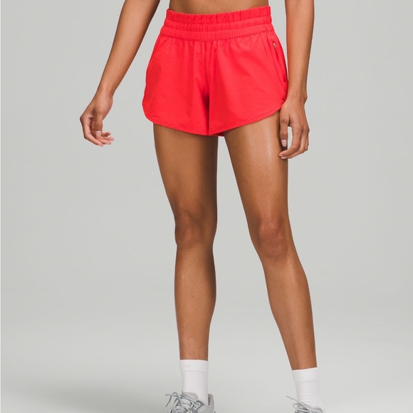 lululemon tracker LR short 4” - Picture 3 of 9